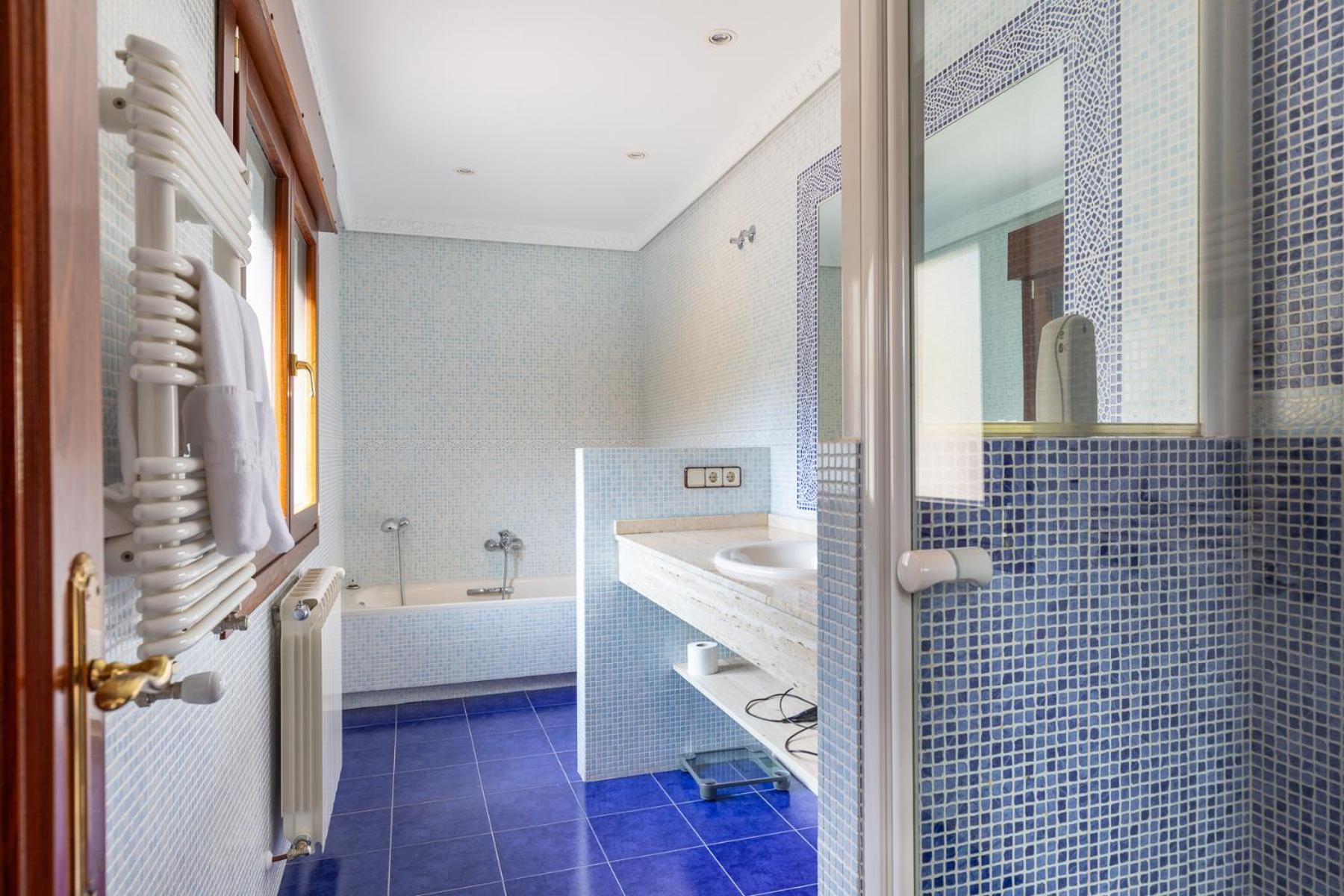 엘 티엠블로 Mansion Con Jacuzzi A 40 Grados, Gran Piscina Y Padel 빌라 외부 사진